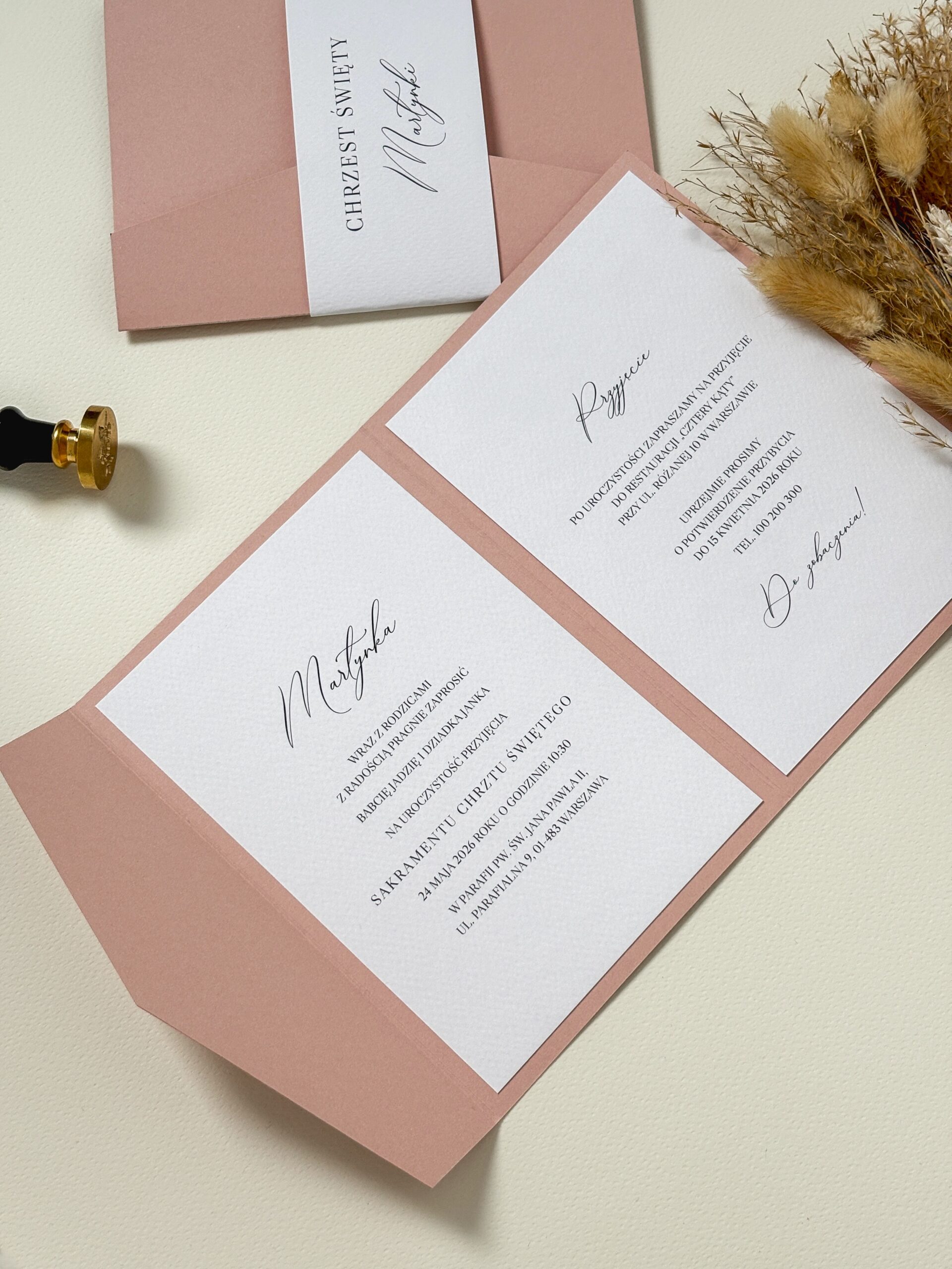 Różowe zaproszenie na chrzest święty folderowe