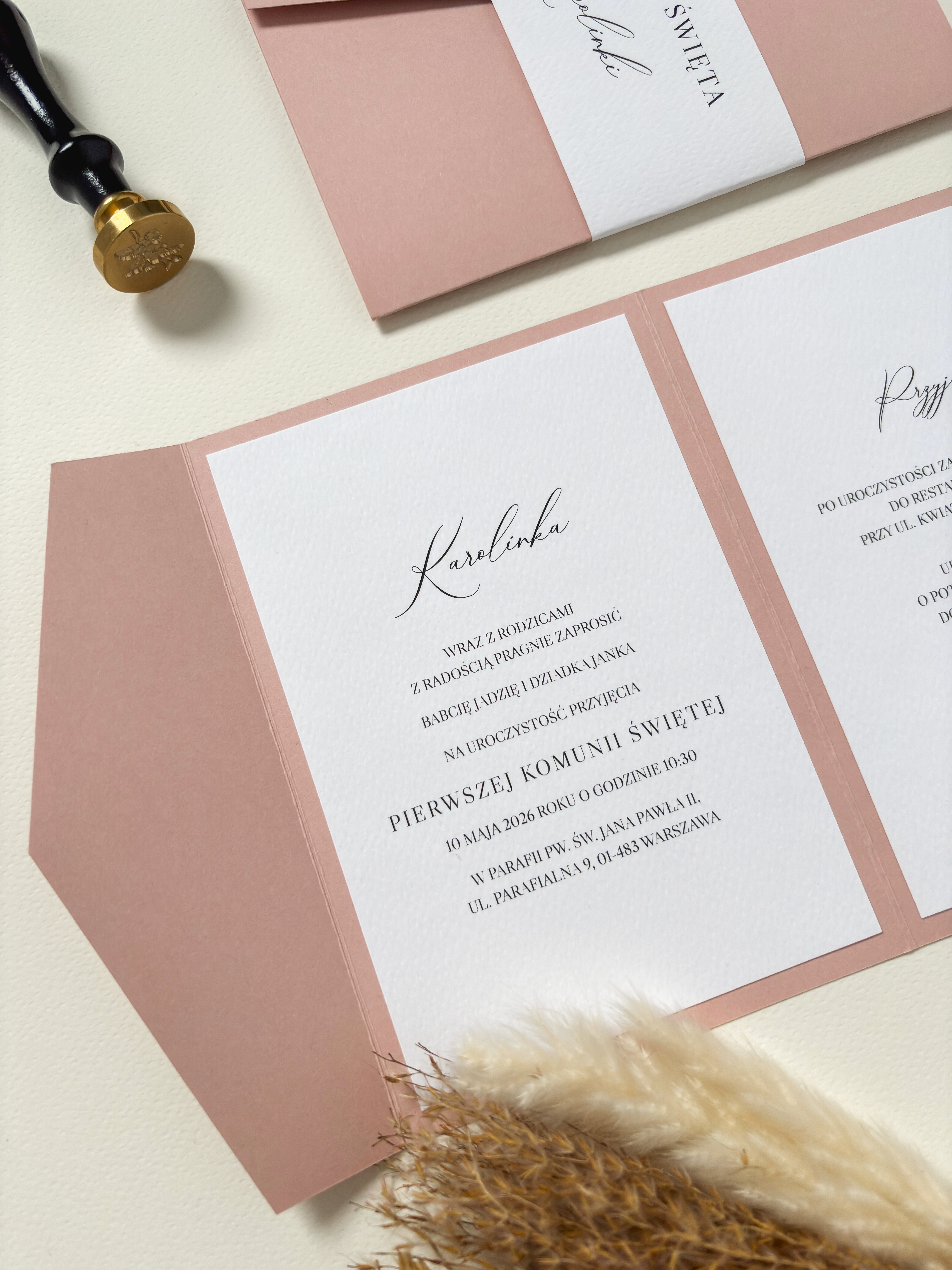 folderowe zaproszenie na komunię różowe