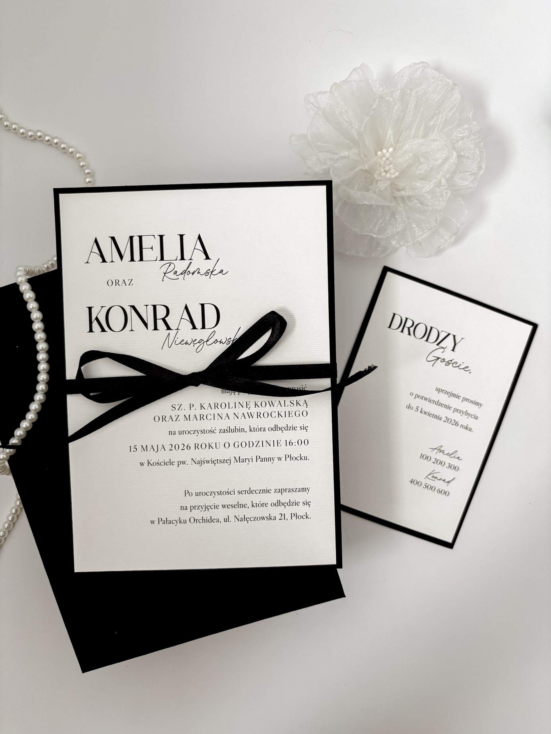 zaproszenie ślubne Adele z dodatkową kartą przewiązane czarną wstążką