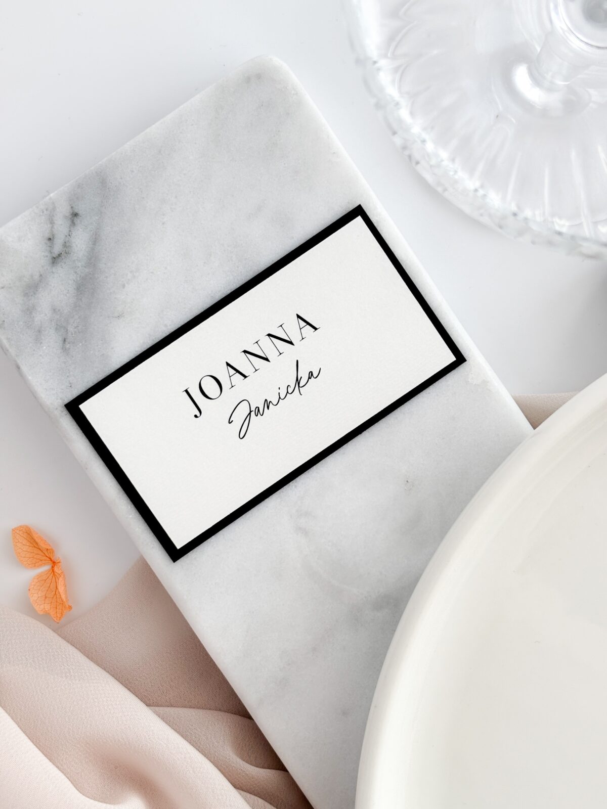 czarno-biała winietka leżąca