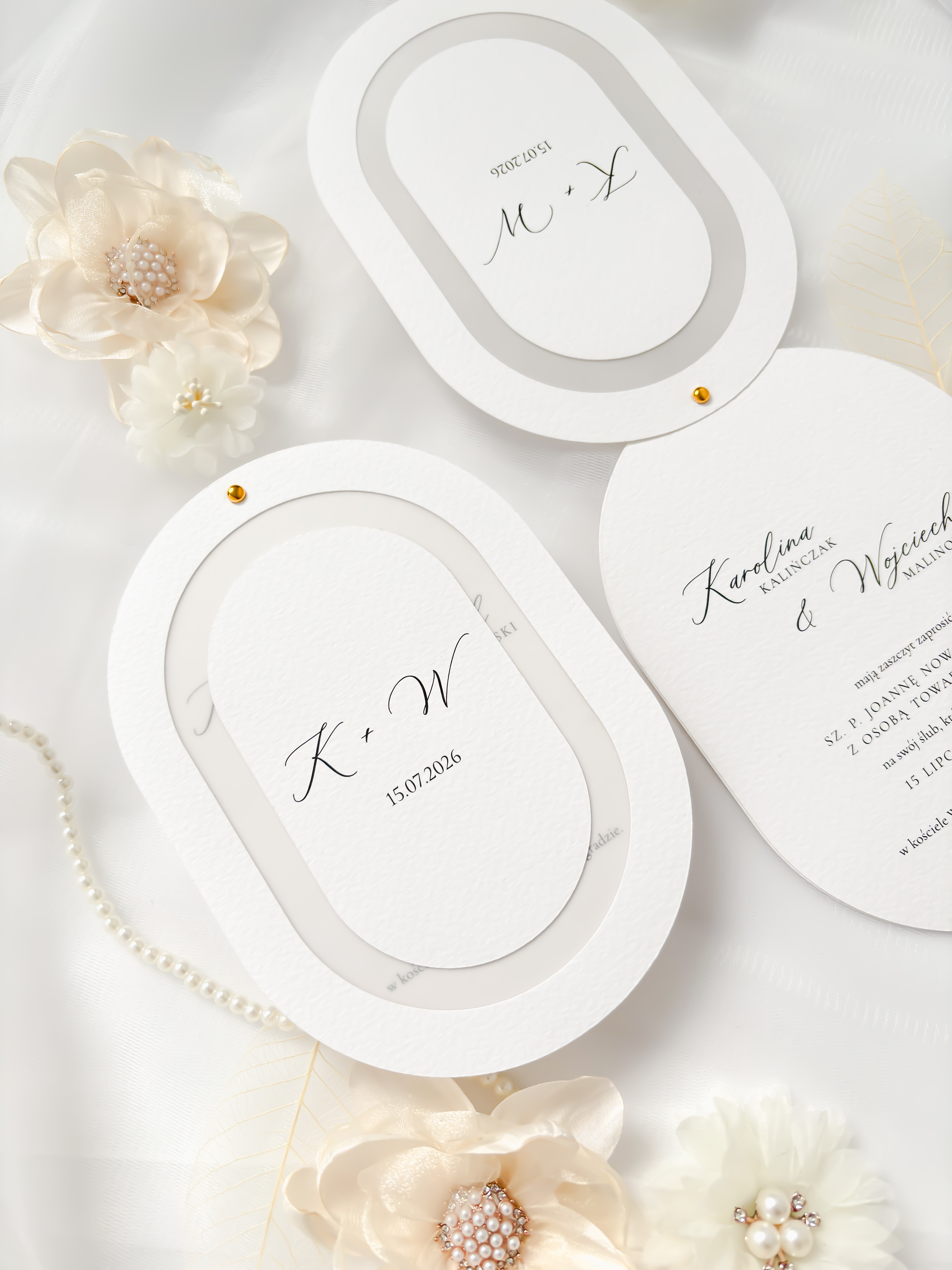 zaproszenie ślubne w kształcie owalu