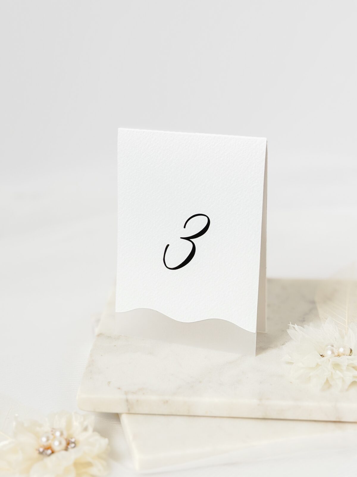 Numer stołu weselnego w nowoczesnym stylu