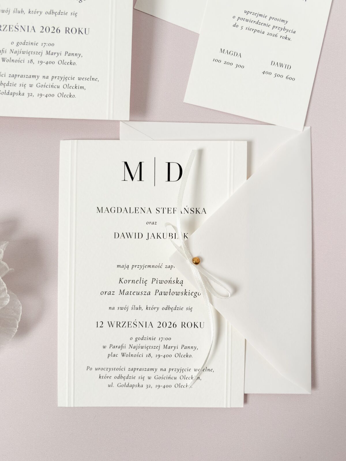 Zaproszenie ślubne Sophie z tłoczeniem – minimalistyczne białe zaproszenie z inicjałami