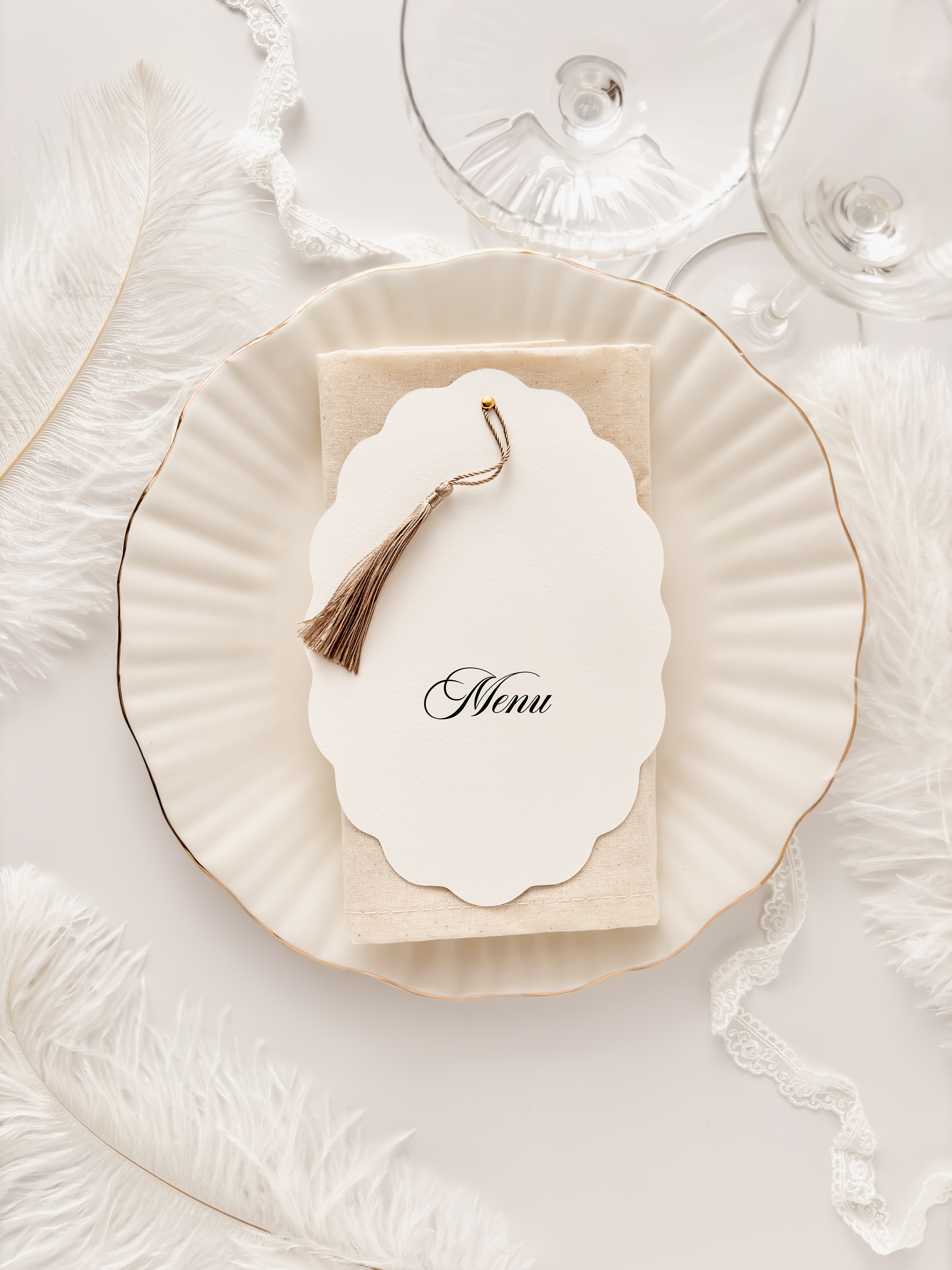 dekoracyjne menu weselne na stół z chwostem