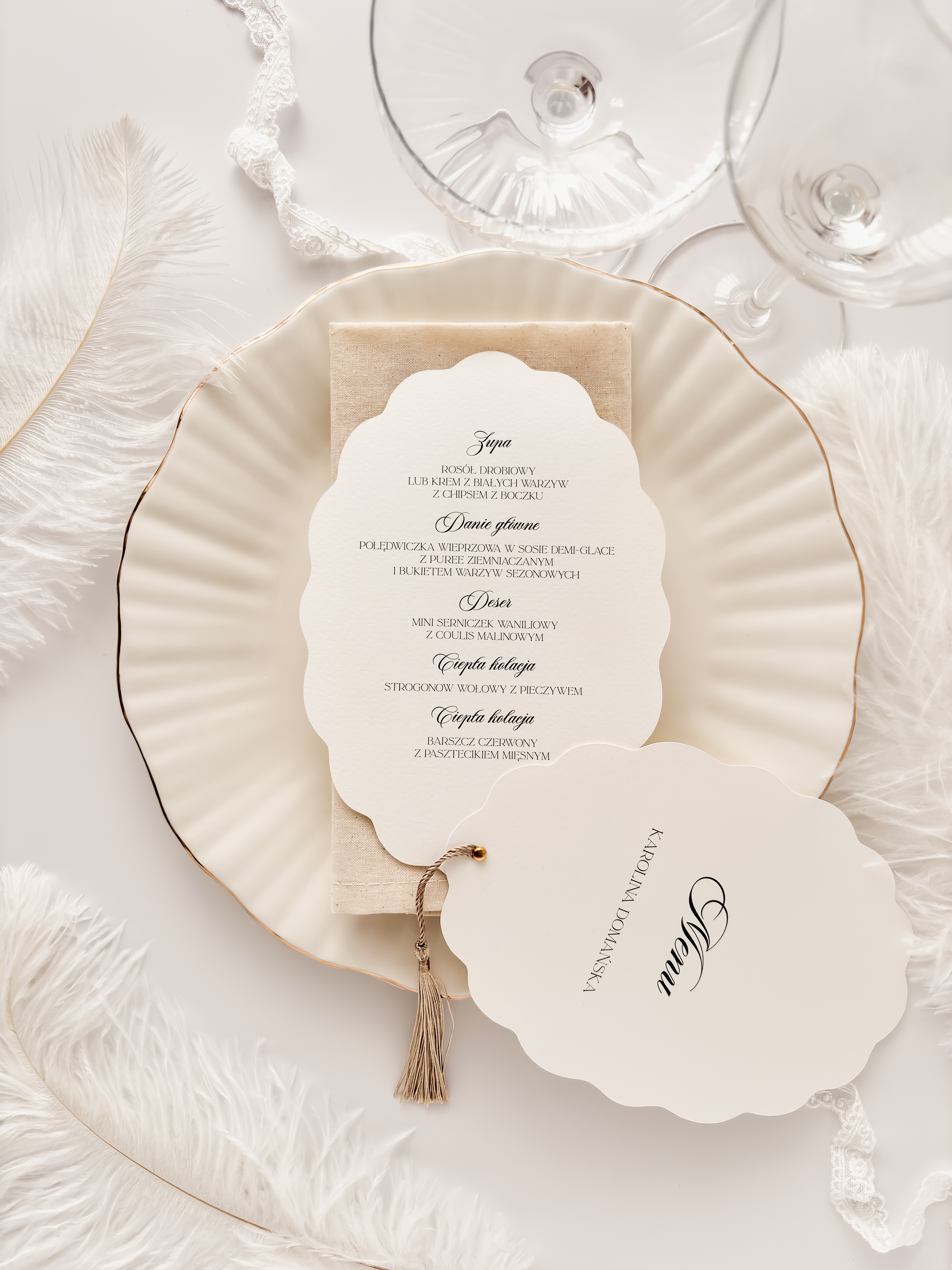 dekoracyjne menu weselne z winietką i subtelnym chwostem