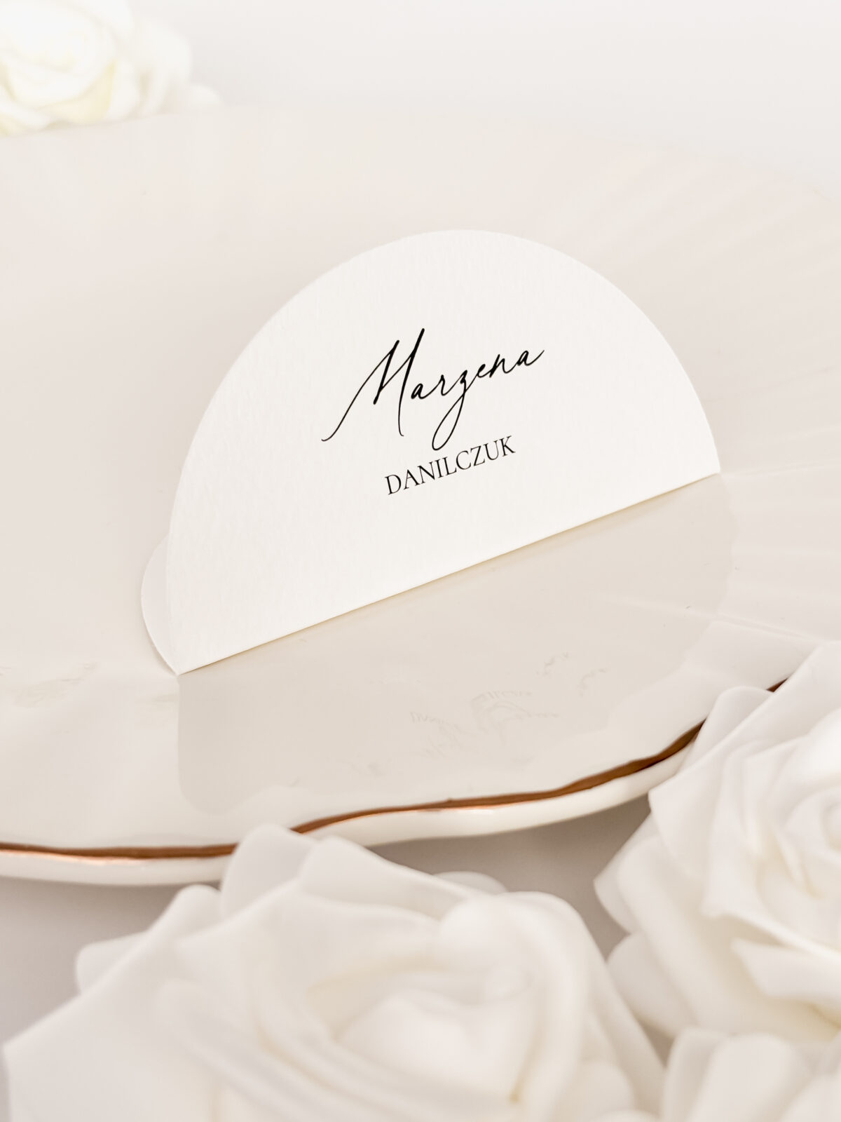 okrągła nowoczesna winietka stojąca weselna