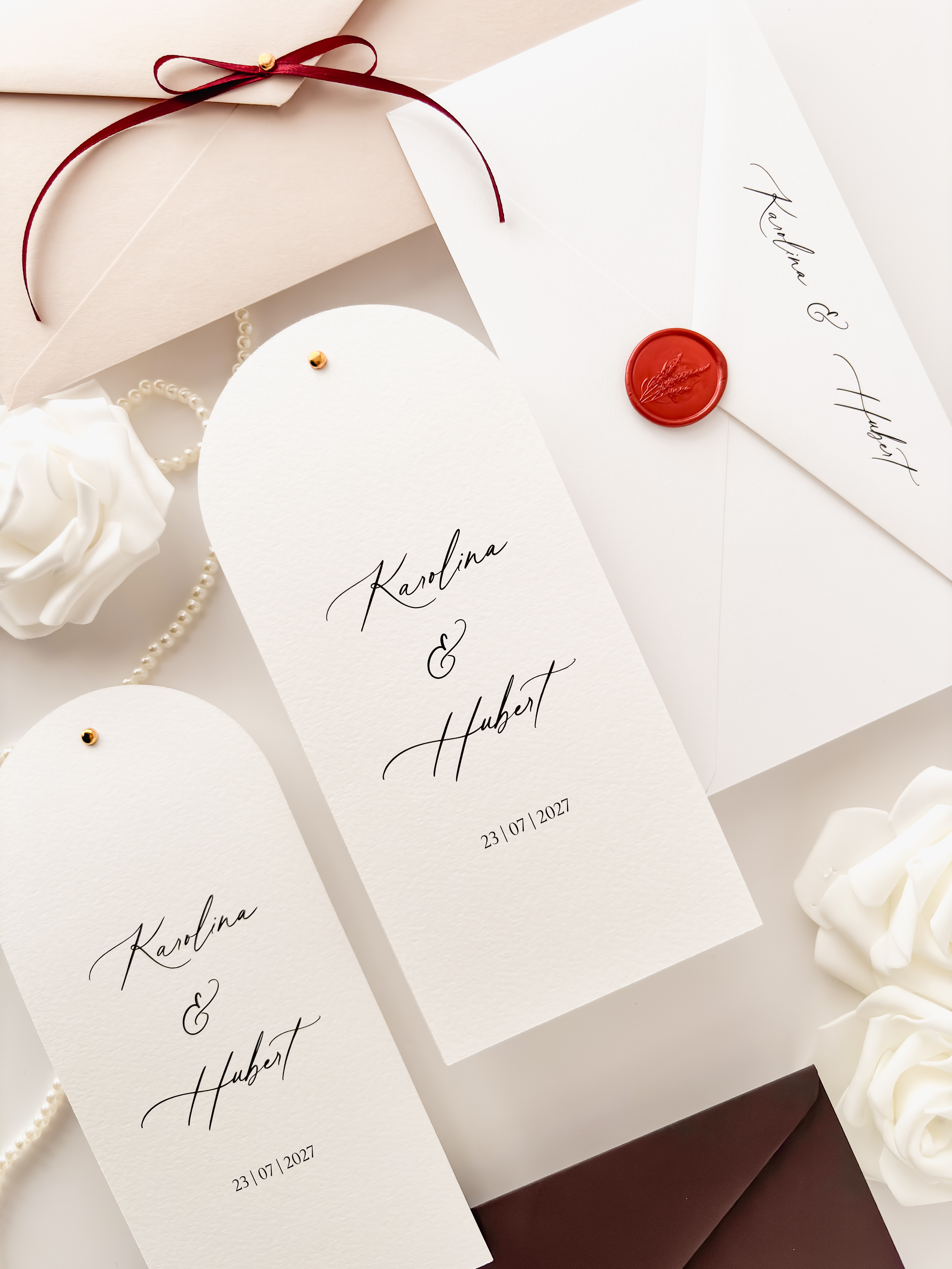 Półokrągłe zaproszenie ślubne