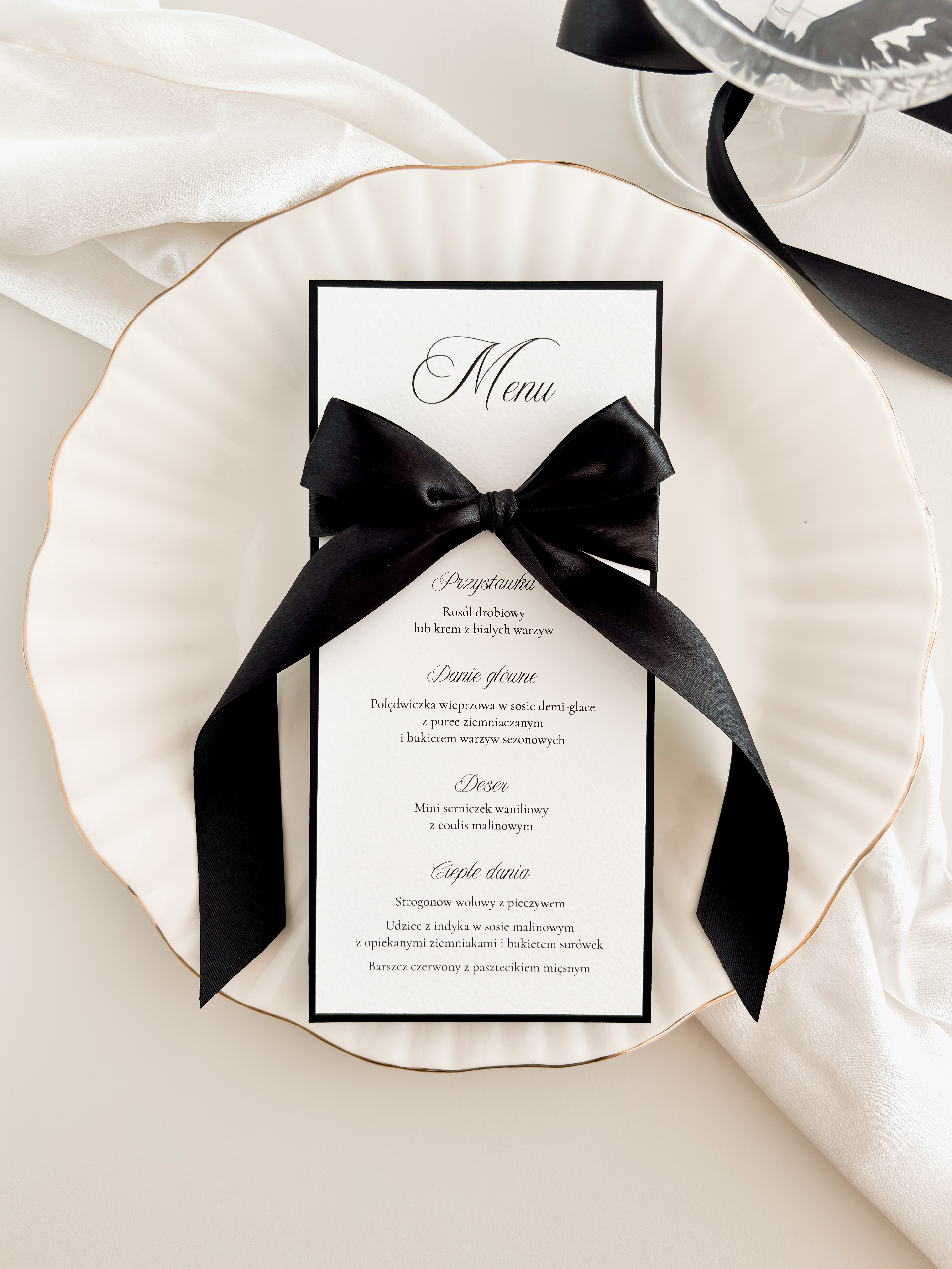 Eleganckie czarno-białe menu weselne